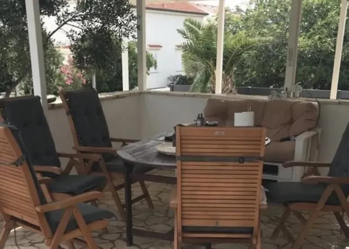 Family-friendly With Swimming Pool Povljana, Pag - 24948 بوفليانا