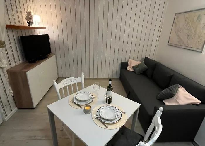 Family-friendly With Swimming Pool Povljana, Pag - 24948 شقة