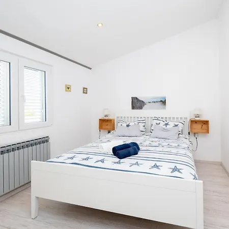 Family-friendly With Swimming Pool Povljana, Pag - 24948 Appartamento *