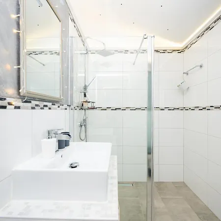 Appartamento Family-friendly With Swimming Pool Povljana, Pag - 24948