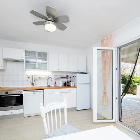 Family-friendly With Swimming Pool Povljana, Pag - 24948 Appartamento Povljana