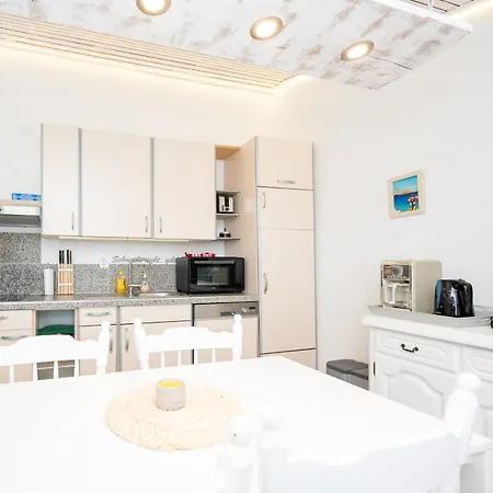 Appartamento Family-friendly With Swimming Pool Povljana, Pag - 24948