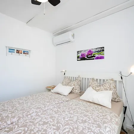 Family-friendly With Swimming Pool Povljana, Pag - 24948 Appartamento *