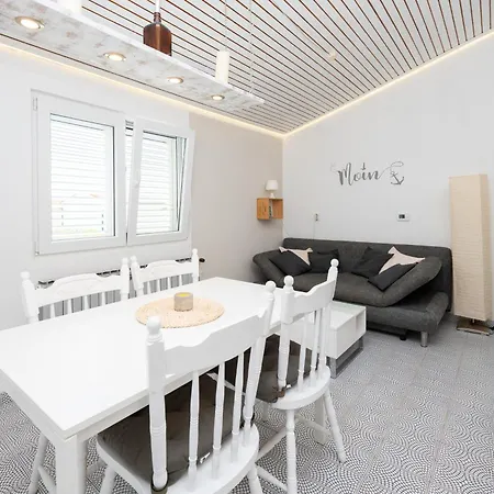 Family-friendly With Swimming Pool Povljana, Pag - 24948 *