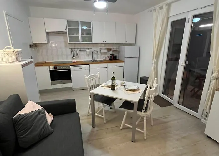 Апартаменты Family-friendly With Swimming Pool Povljana, Pag - 24948 *